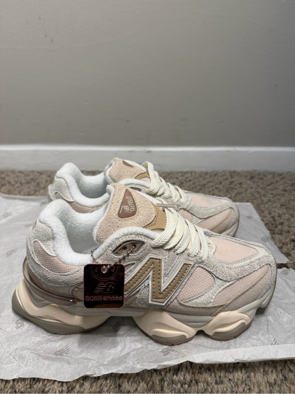 New Balance 9060 Women 6 man 4.5
